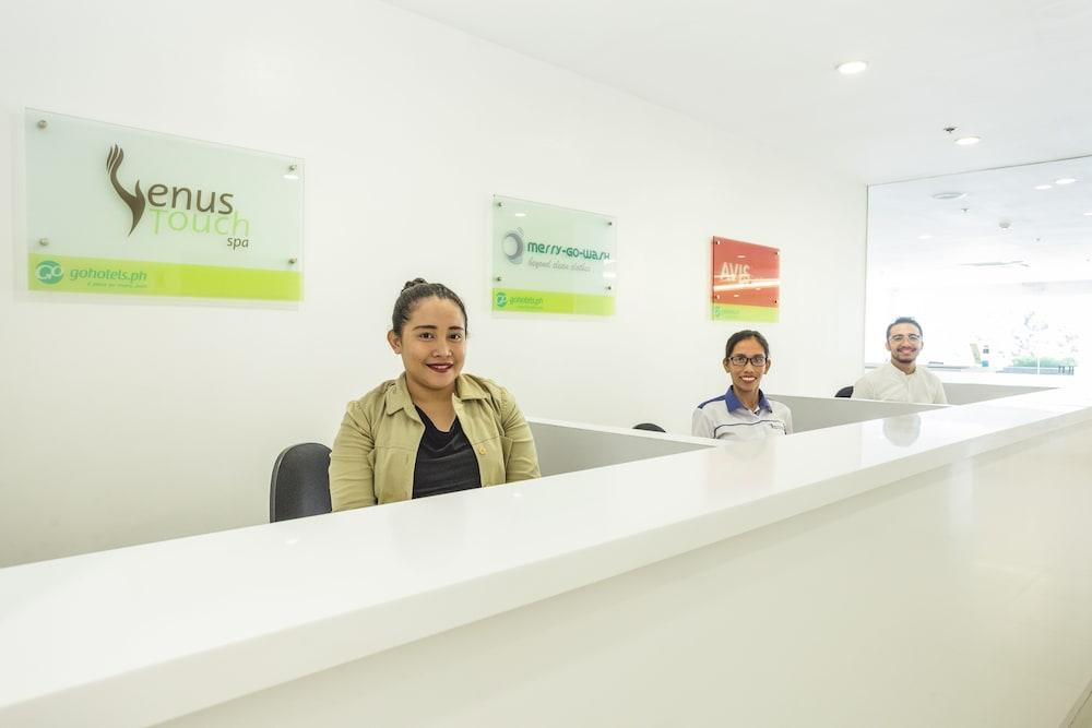 Go Hotels Timog Bandar Quezon Luaran gambar