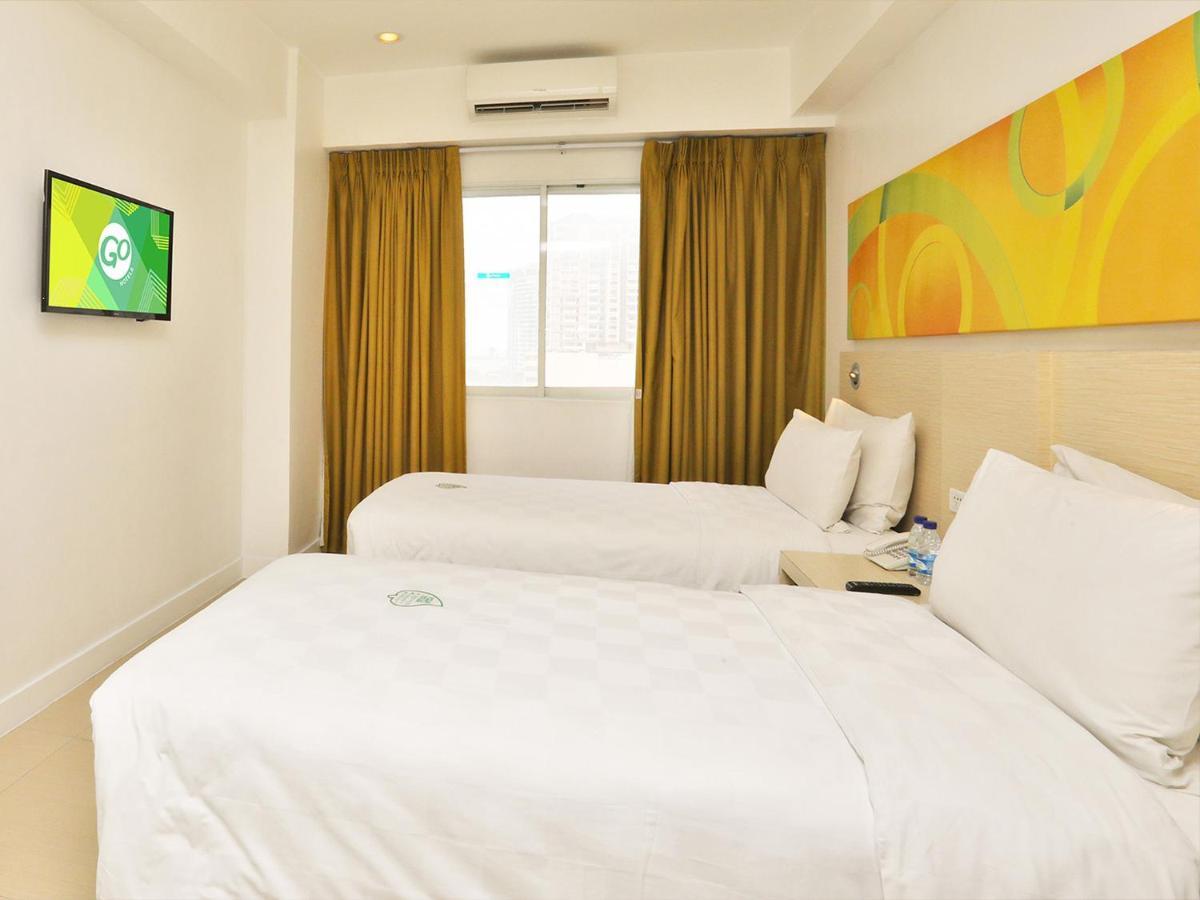 Go Hotels Timog Bandar Quezon Luaran gambar
