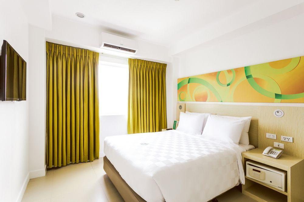 Go Hotels Timog Bandar Quezon Luaran gambar