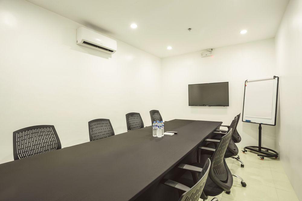 Go Hotels Timog Bandar Quezon Luaran gambar