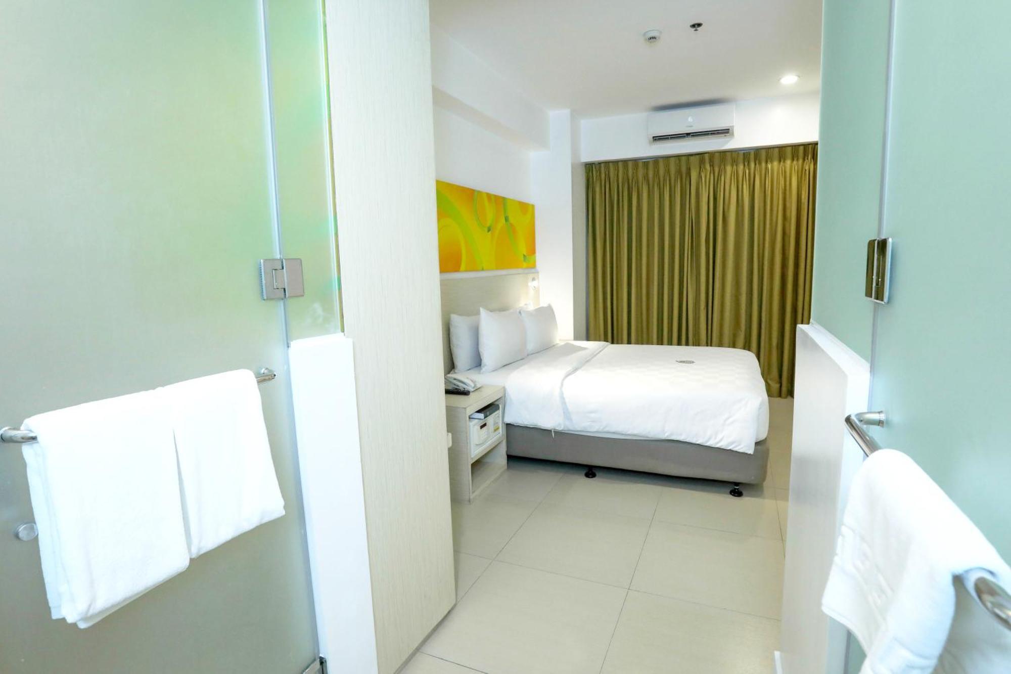 Go Hotels Timog Bandar Quezon Luaran gambar
